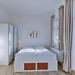 Appartement-5-mit-suedbalkon-in-strandnaher-lage-baederstil-villa-in-wenningstedt-sylt 文尼斯塔特