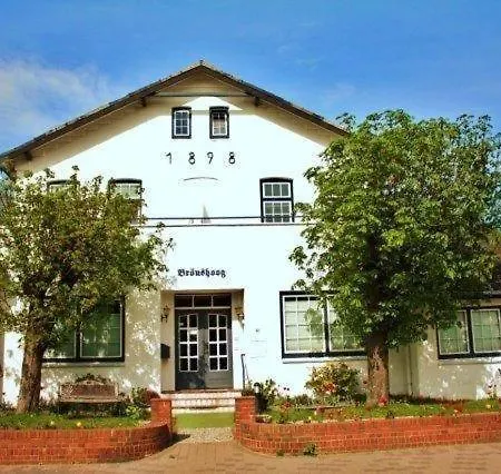 Appartement-5-mit-suedbalkon-in-strandnaher-lage-baederstil-villa-in-wenningstedt-sylt * Wenningstedt-Braderup