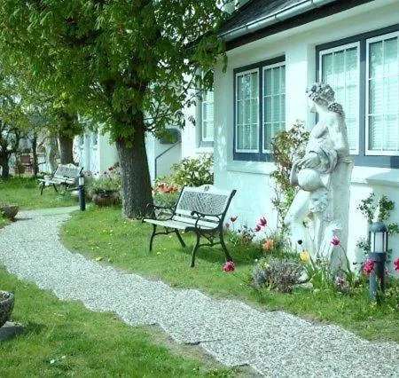 Appartement Appartement-5-mit-suedbalkon-in-strandnaher-lage-baederstil-villa-in-wenningstedt-sylt *